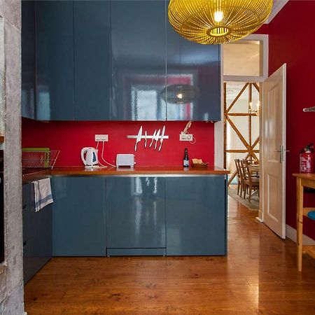 Bairro Alto 3 Bedroom Patio Flat! Лиссабон Экстерьер фото