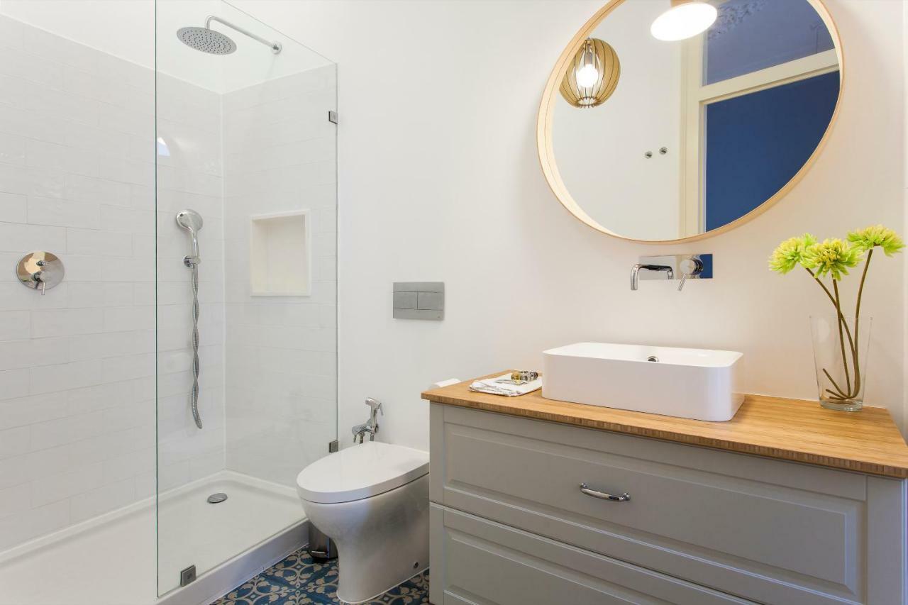 Bairro Alto 3 Bedroom Patio Flat! Лиссабон Экстерьер фото
