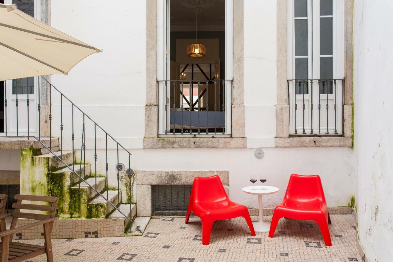 Bairro Alto 3 Bedroom Patio Flat! Лиссабон Экстерьер фото