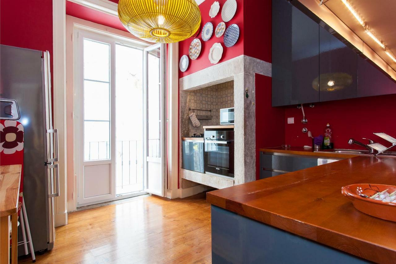 Bairro Alto 3 Bedroom Patio Flat! Лиссабон Экстерьер фото
